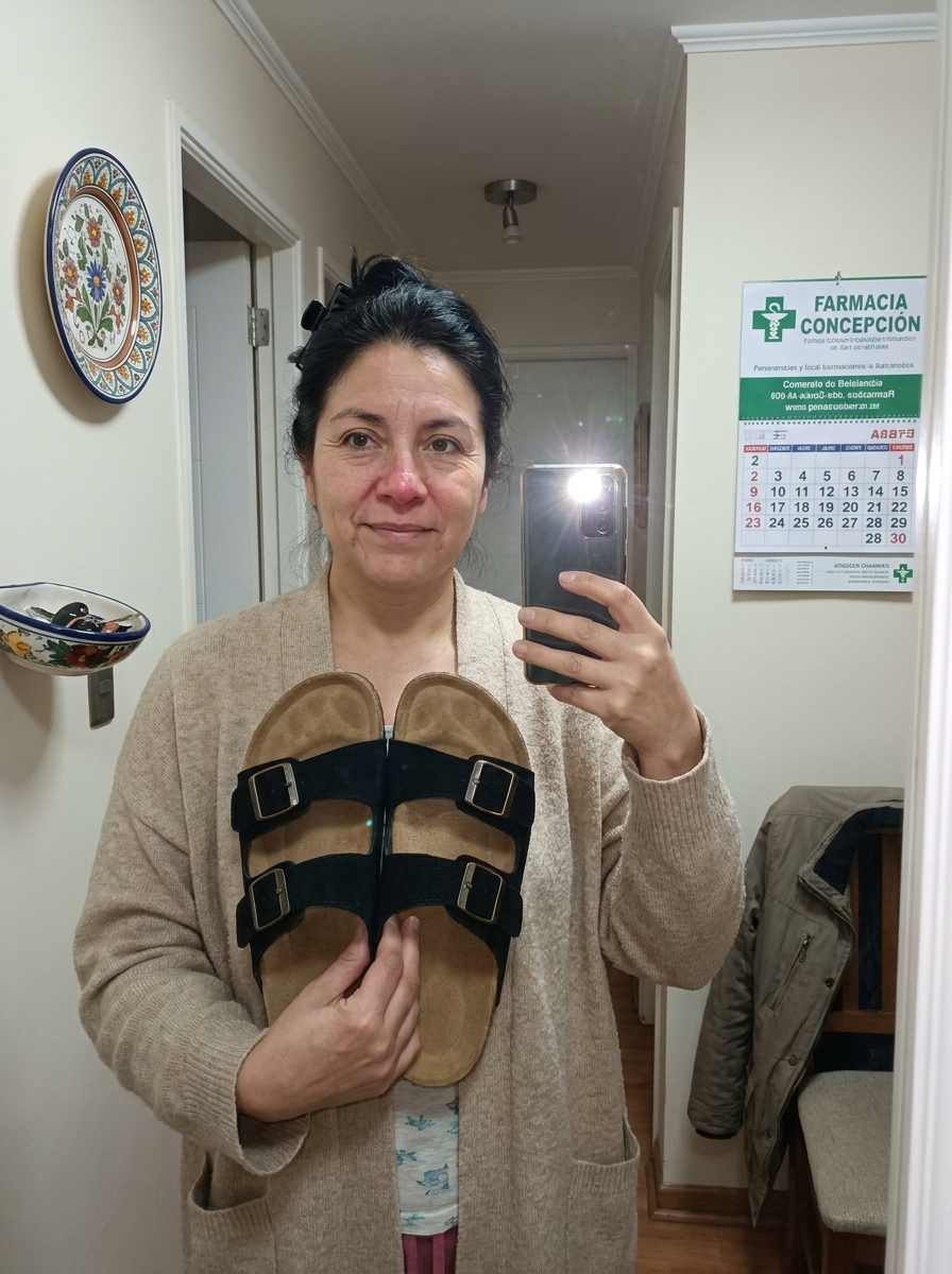 Clienta de Concepción con sus sandalias Belmara negras